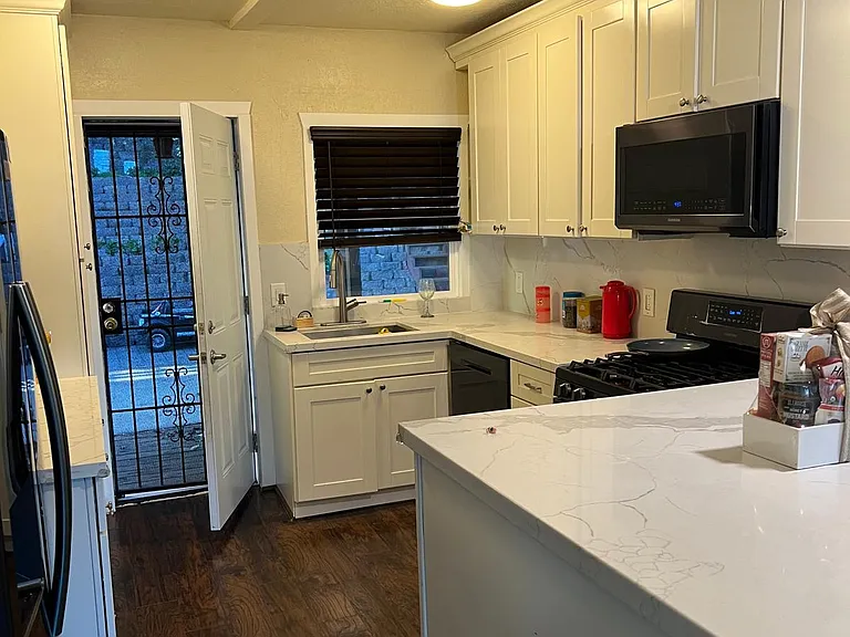 2400 Harrington Ave — Photo 11