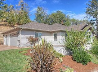 1586 SE Rosemary Ln, Grants Pass, OR