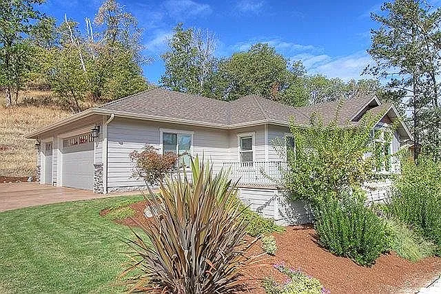 1586 SE Rosemary Ln photo 1
