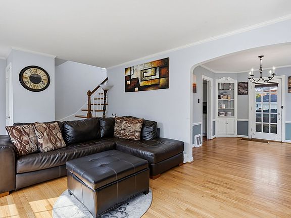 4th image of 4834 N Mulligan Ave