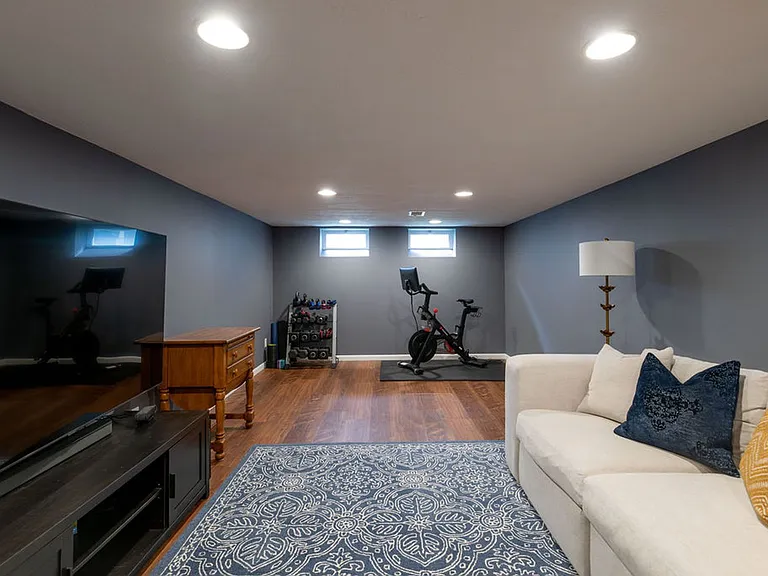 23213 Fairmount Blvd — Photo 40