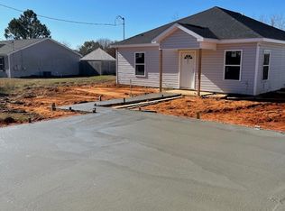 199 J Saunders Rd #J, Slocomb, AL 36375