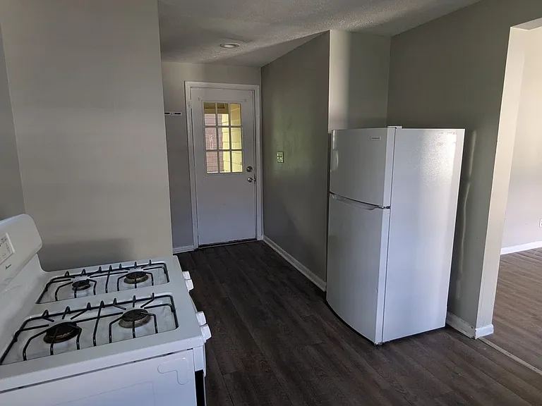 498 Gage St — Photo 19