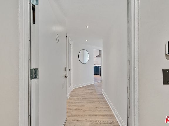 5th image of 1129 Larrabee St APT 8