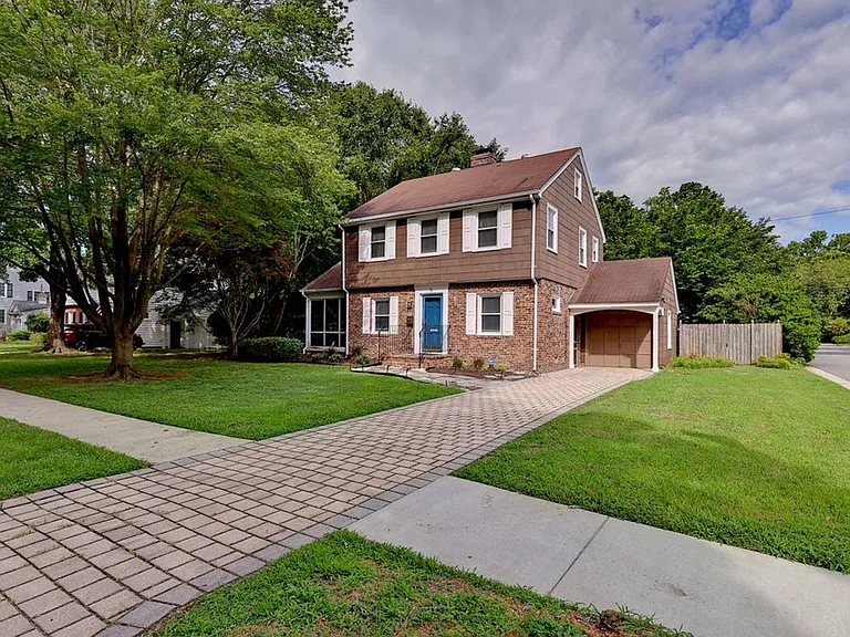 9 Westover Rd — Photo 2