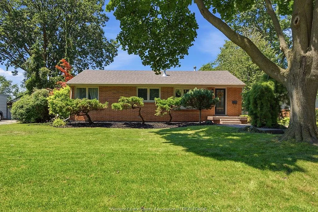 3 bed, $3,000 — Photo 1