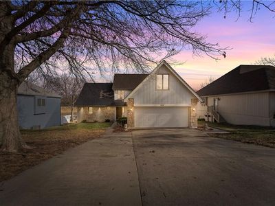 336 N Winnebago Dr, Lake Winnebago, MO, 64034