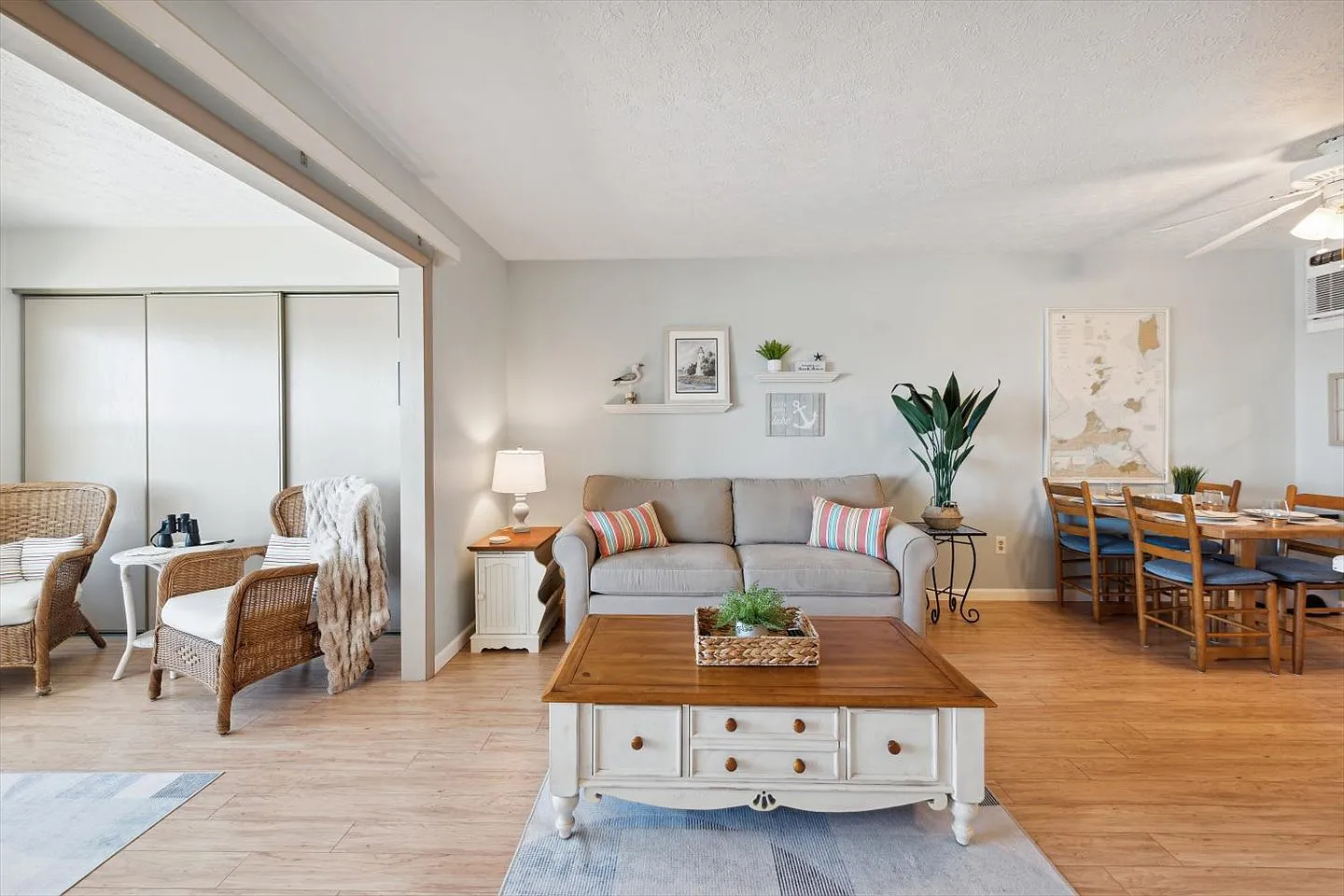 1 bed, 740 sqft, $1,350 — Photo 3