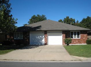 211 E Edgewood St, Springfield, MO 65807