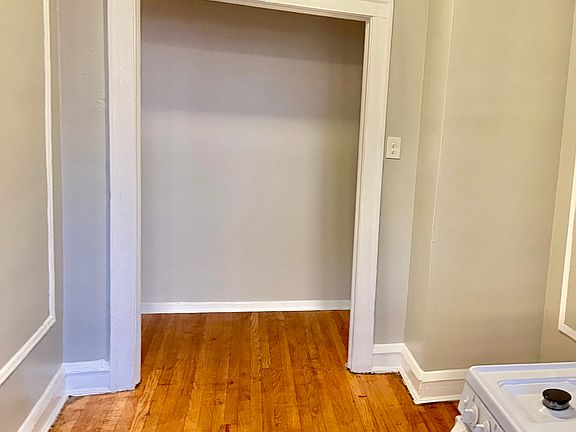 4th image of 2217 W 80th Pl #1
