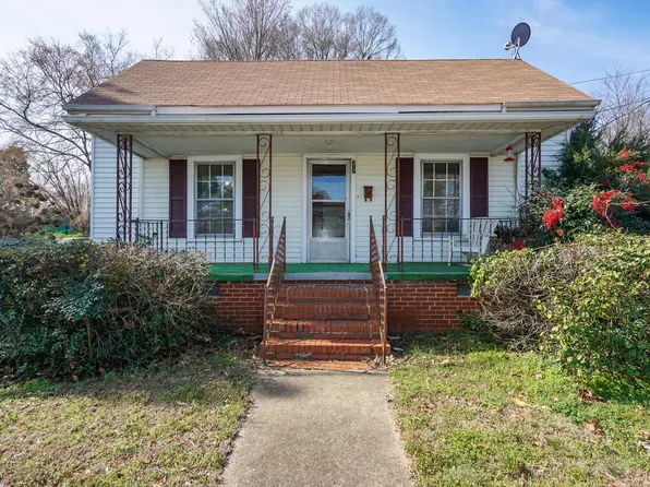 317 E Brawley Ave, Mooresville, NC 28115
