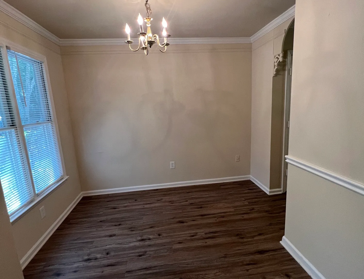 2 bed, 1040 sqft, $1,525 — Photo 3