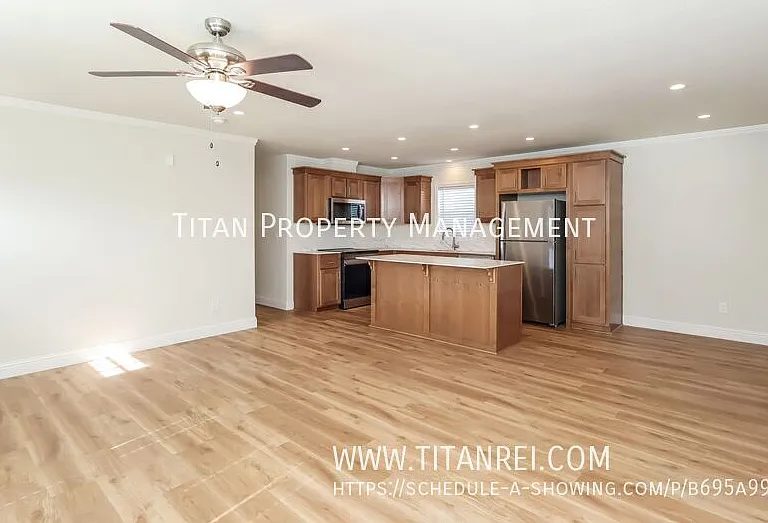 313 Vandenberg Cir — Photo 5