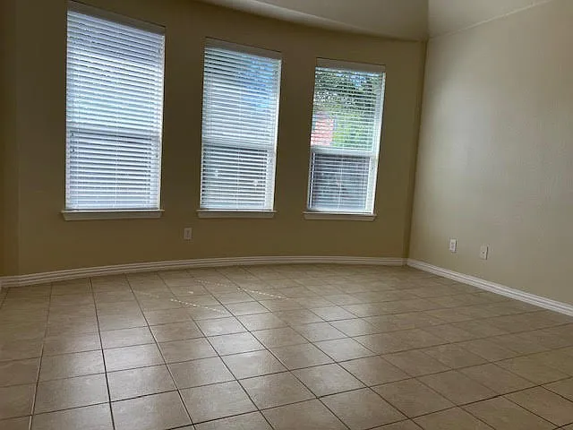 2012 Hopkins Dr — Photo 20