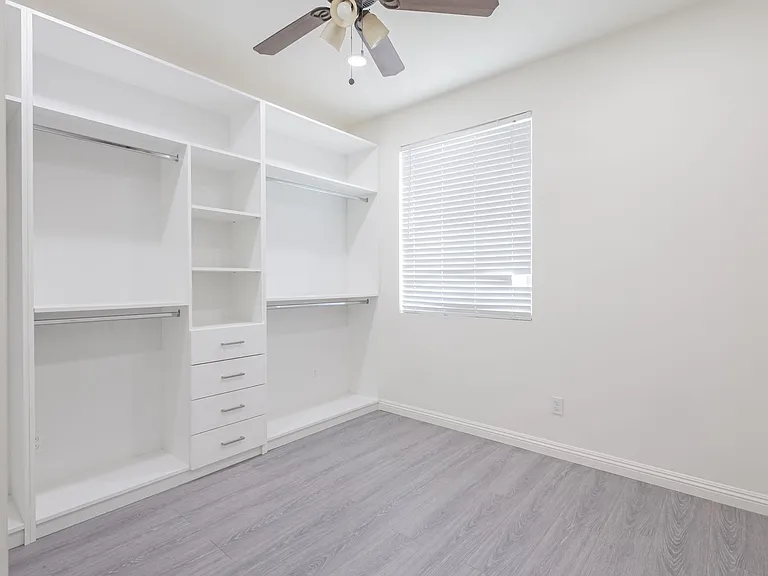 16220 Retreat Ct — Photo 2