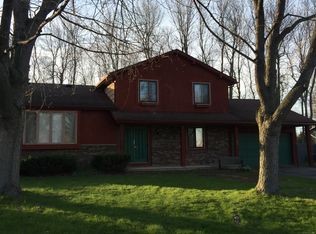 37 Northwood Dr, Rochester, NY 14612