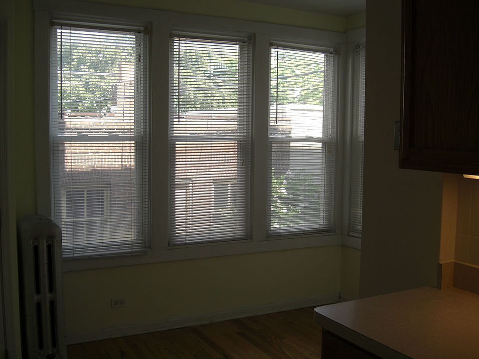 1st image of 6347 N Lakewood Ave APT 1N