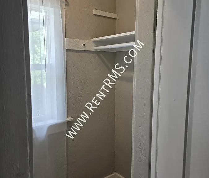1239 SW Garfield Ave #5 — Photo 5