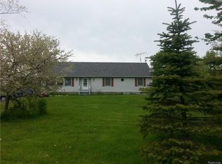 6910 Big Hand Rd, Saint Clair, MI 48079