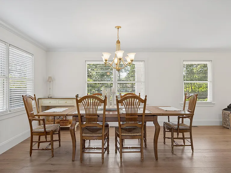 23 Whiting Rd — Photo 9