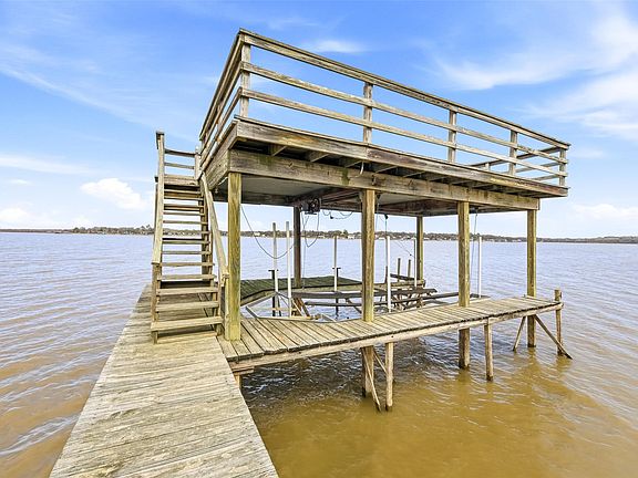 5th image of 7000 Briar Rd