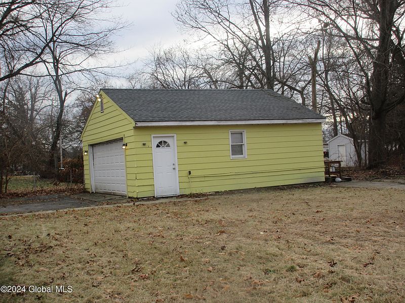 4th image of 7 Hunt Avenue