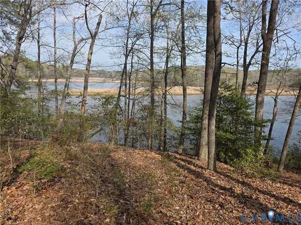 5 Solaris Ln, Warsaw, VA 22572
