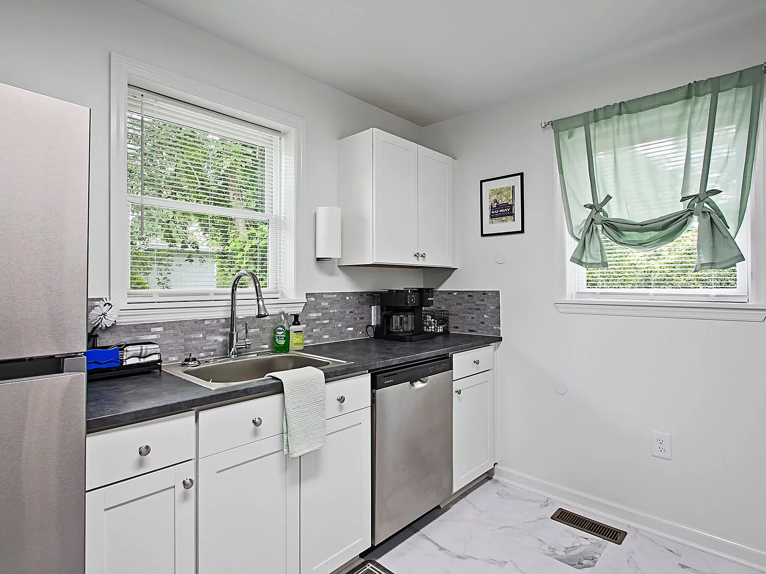 2 bed, 1.0 bath, 900 sqft, $1,695 — Photo 4