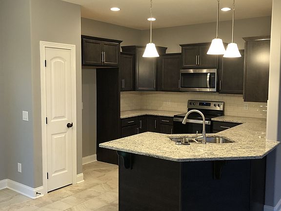 3rd image of 334 Summerfield