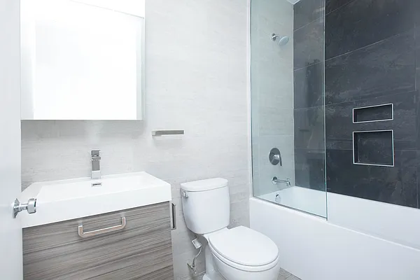 Rented by Bohemia Realty Group | media 18