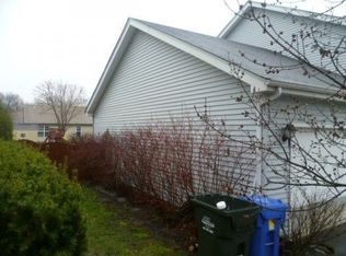302 Vana Dr, Carpentersville, IL 60110