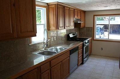 3rd image of 3982 Lee Heights Blvd