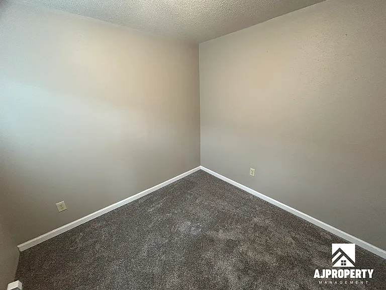 3309 S Elmwood Ave #3 — Photo 9