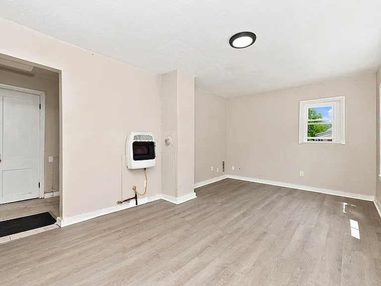 550 Hensel Ave — Photo 4