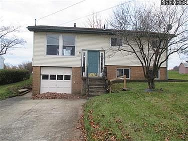4th image of 1786 Lynn Dr