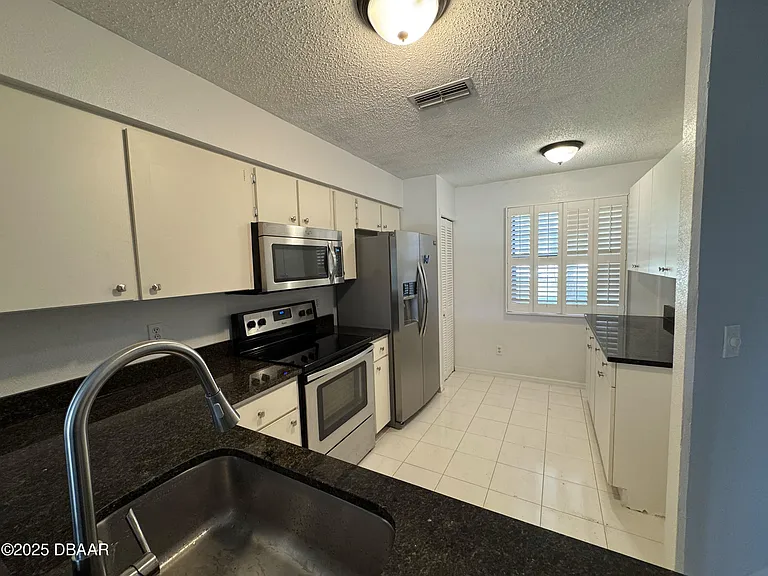 108 Gray Dove Ct — Photo 4