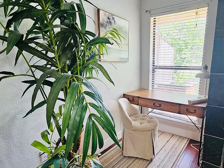 5107 Leralynn St #304 — Photo 4