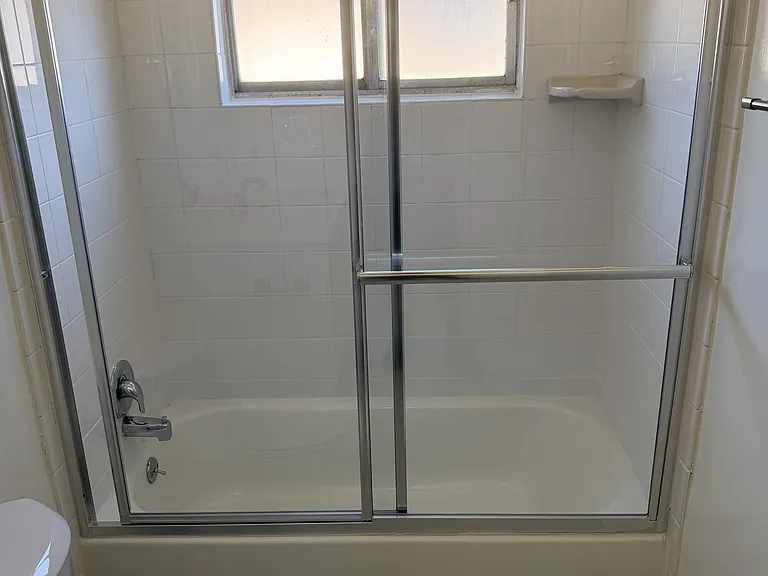 4310 Ventura Cyn Ave — Photo 30