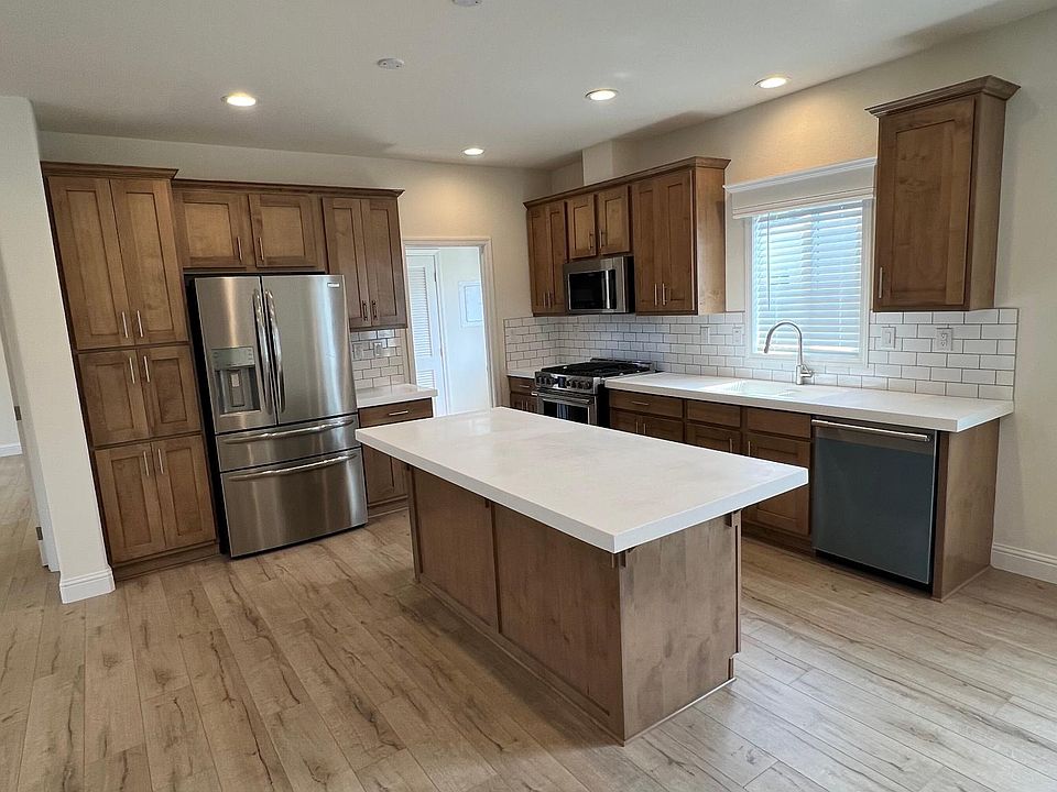 1st image of 102 Cherry Blossom Ln