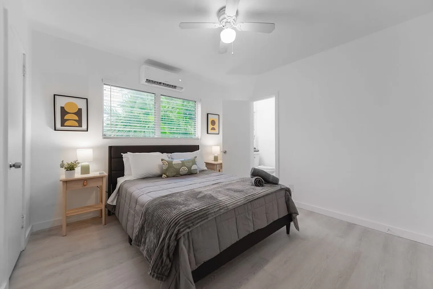2 bed, 2.0 bath, 742 sqft, $3,884 — Photo 4