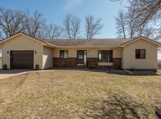 36350 276th St, Henderson, MN 56044