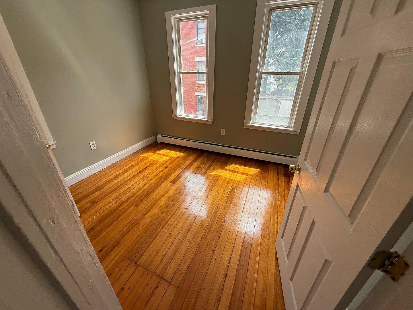 34 Leroy St - 34 Lery St, Apt 2 — Photo 3