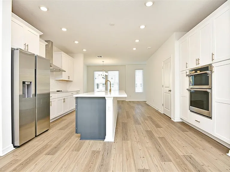 2948 Voyager Ave — Photo 14