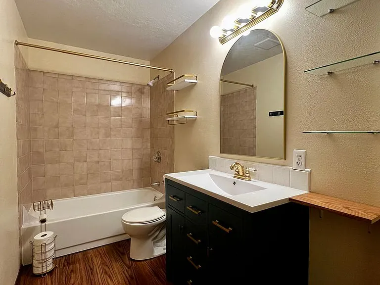 7410 W Walnut St — Photo 12
