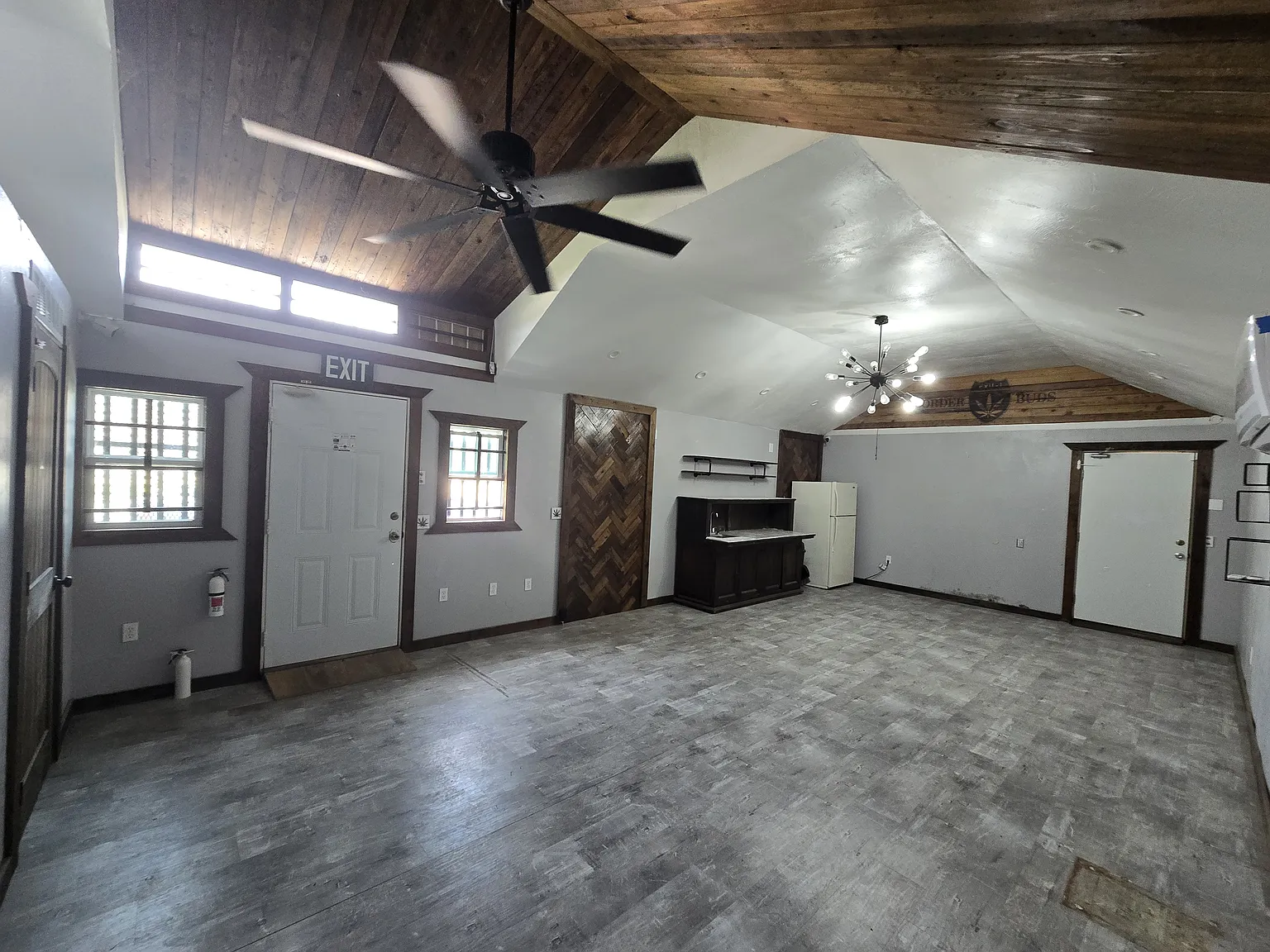 1 bed, $999 — Photo 2