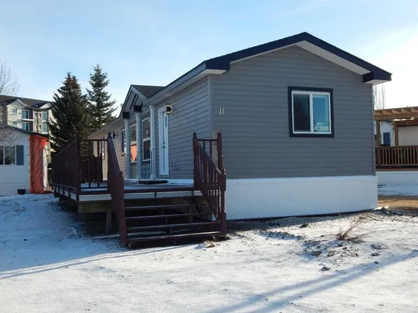 5210 65th Ave #11, Olds, AB T4H 1W7