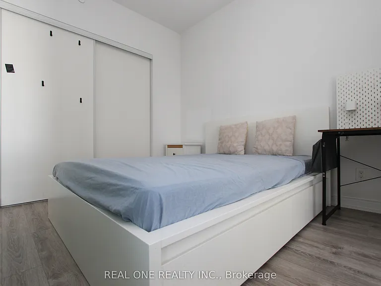 50 Charles St E #1801 — Photo 8