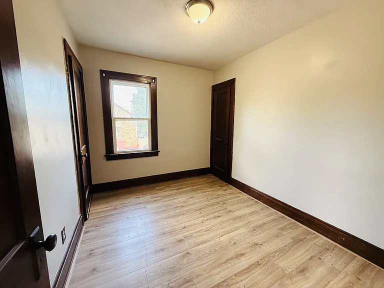 4123 Stickney Ave — Photo 4