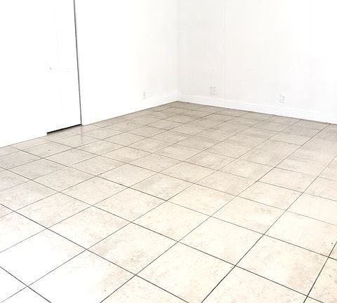 5th image of 925 Marseille Dr APT 3