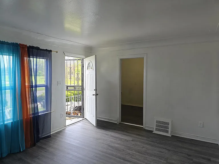 10031 Sorrento Ave — Photo 7